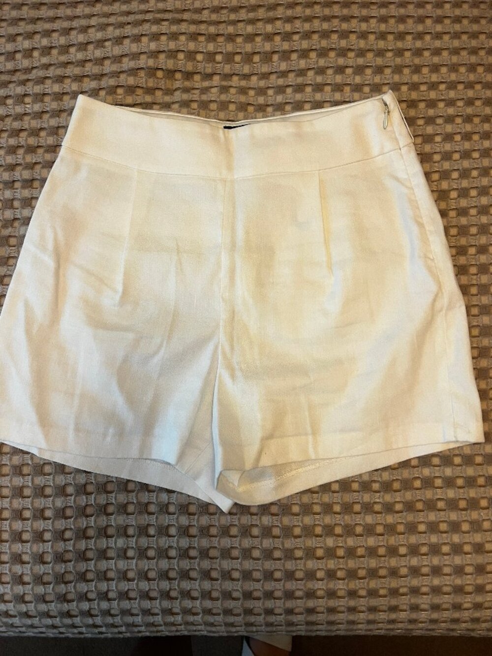 Express Midi High Rise White Shorts Size 0